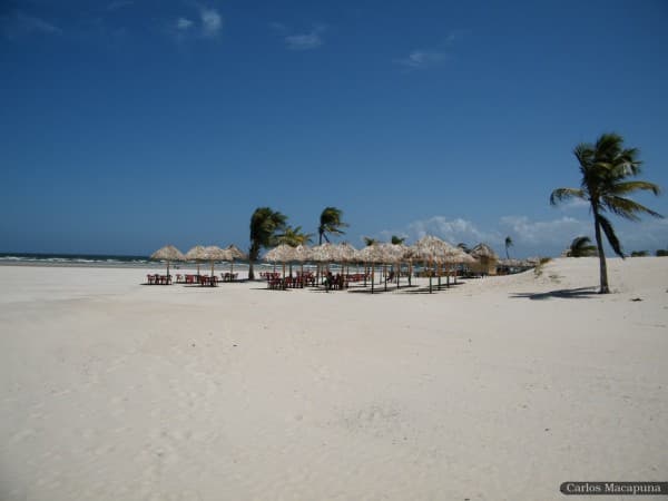 Praia do Pesqueiro | leitura visual da ilha