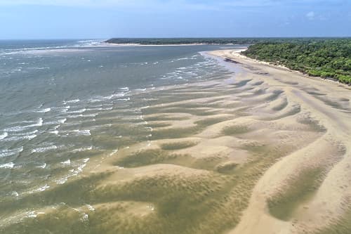 Plage de Pesqueiro au coucher du soleil | lecture visuelle de l'ile